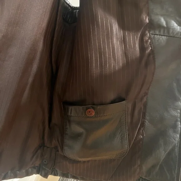 This is brown vest ! Very styles !
